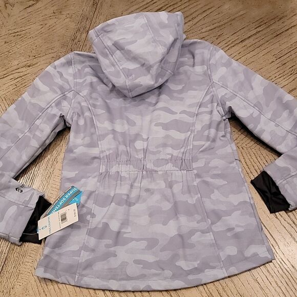 Silver Camo hooded jacket NWT 🤍 - Picture 7 of 9